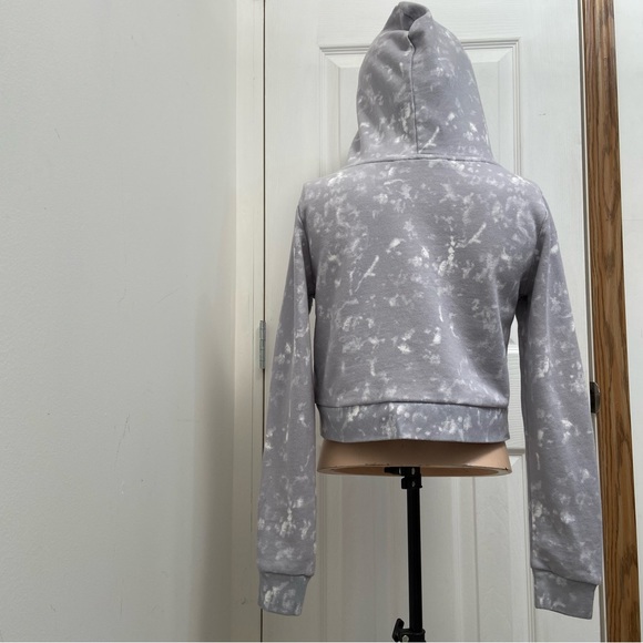 Bluenotes women grey white tie & dye long sleeves pullover hoodie. Size XS. Used - Picture 4 of 8